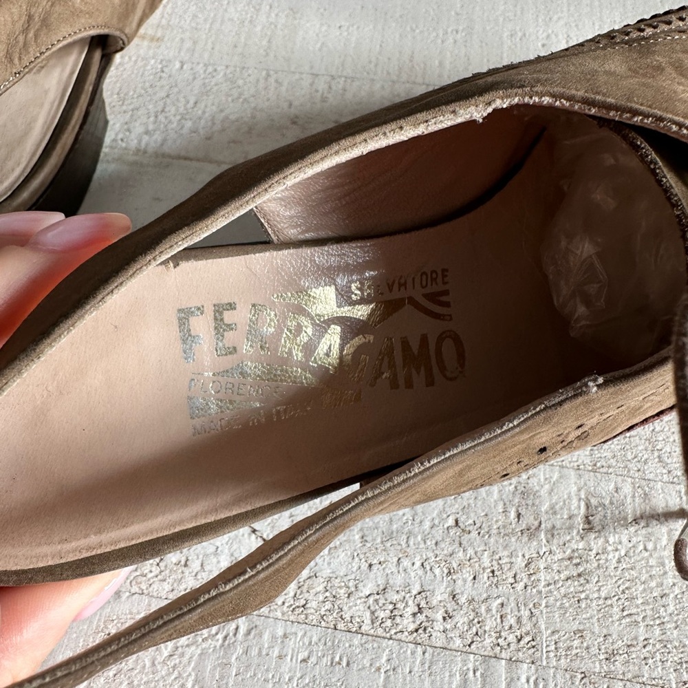 Salvatore Ferragamo Two Tone Wing Tip Vintage Suede Slingbacks sz: 8 - Picture 5 of 10